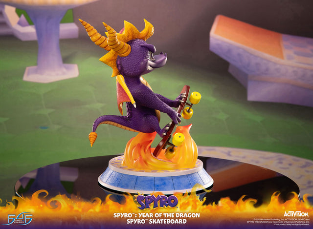 Spyro™: Year of the Dragon - Spyro™ Skateboard (0842cad5-6a6a-4922-bcb1-a617c2859bb0.jpg)