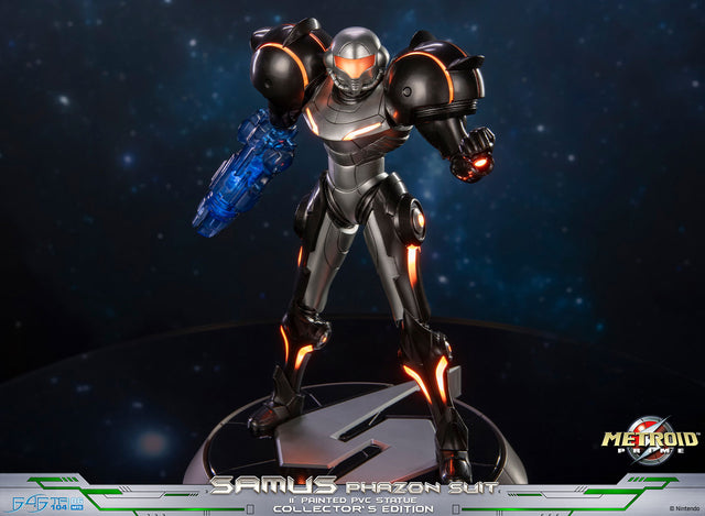 Metroid Prime™ - Samus Phazon Suit PVC (Collector’s Edition) (09691bc5-e429-4199-b44f-6a75fdaf4163.jpg)