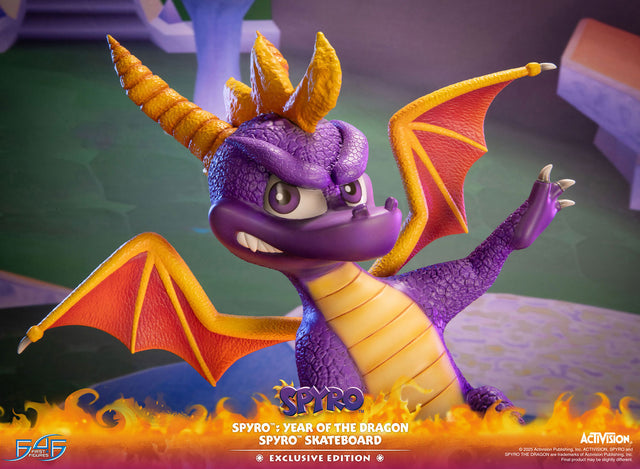 Spyro™: Year of the Dragon - Spyro™ Skateboard (Exclusive Edition) (11249d6b-0611-4b2e-ace5-5d57d1ebe35b.jpg)