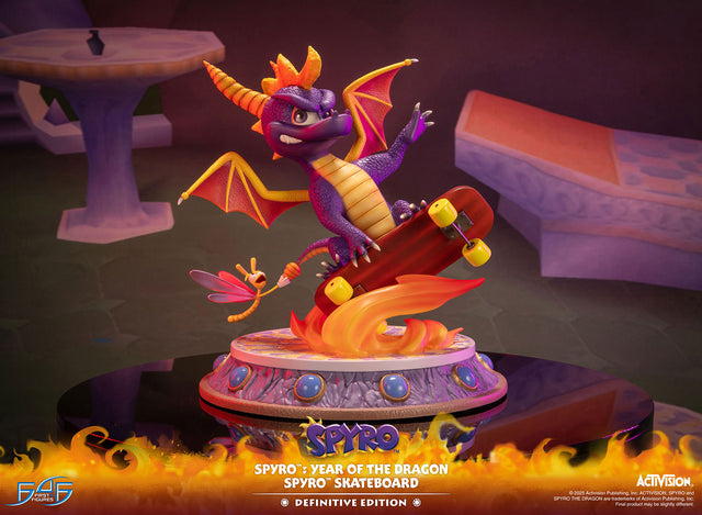 Spyro™: Year of the Dragon - Spyro™ Skateboard (Definitive Edition) (18f01afd-2736-4af6-aa62-27bfe7b1fac6.jpg)