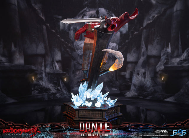 Devil May Cry 3 - Dante (Exclusive Edition) (1c5e9eb3-224d-4a74-8eee-285f35148f20.jpg)