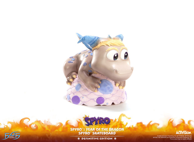 Spyro™: Year of the Dragon - Spyro™ Skateboard (Definitive Edition) (1df2ce12-f2f9-414b-b34c-c376fcabac0d.jpg)