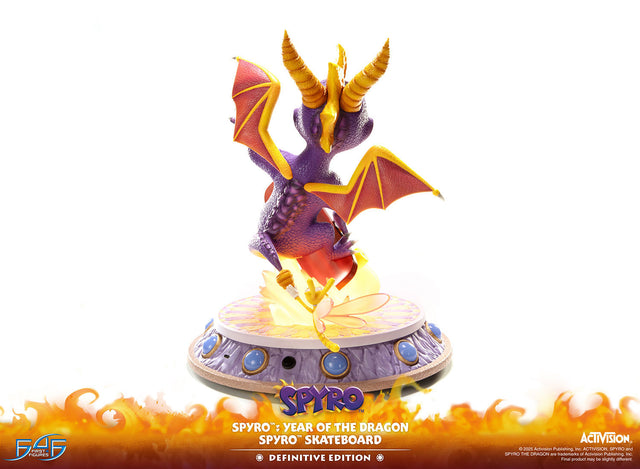 Spyro™: Year of the Dragon - Spyro™ Skateboard (Definitive Edition) (1efe595d-9496-44ed-9c56-5c83a61714a6.jpg)