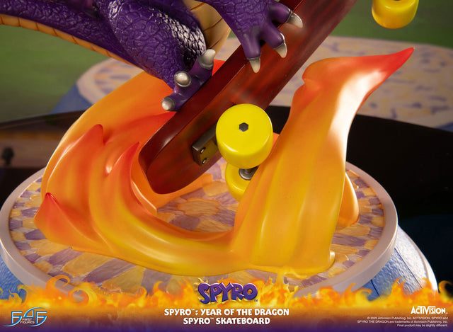 Spyro™: Year of the Dragon - Spyro™ Skateboard (21c7a2c8-7d3d-495c-842b-85c3c3c0ffc0.jpg)