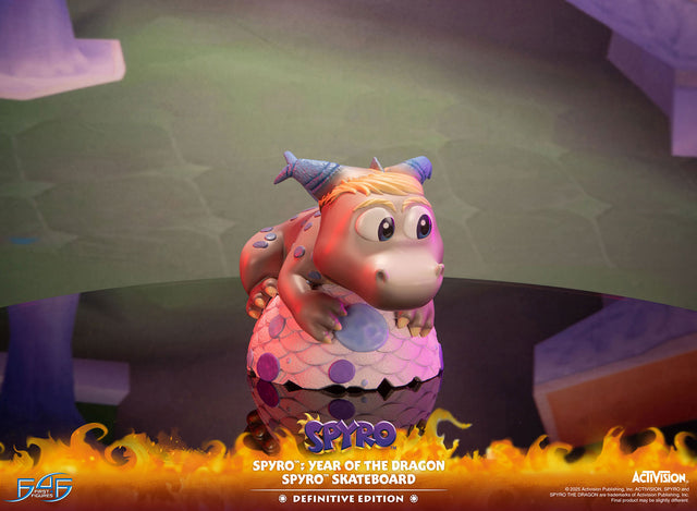 Spyro™: Year of the Dragon - Spyro™ Skateboard (Definitive Edition) (2da0d6a6-0640-4a2d-bfdf-809fdd7a5052.jpg)