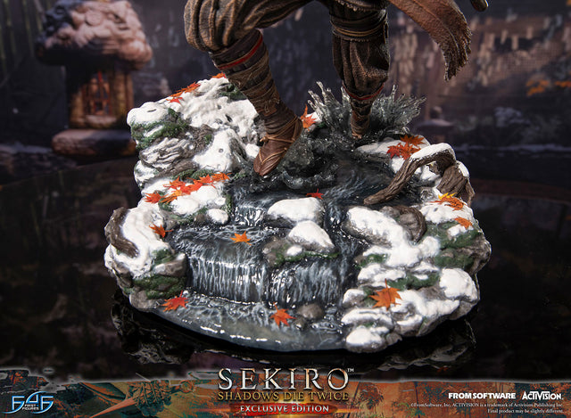 Sekiro™: Shadows Die Twice - Sekiro (Exclusive Edition) (34f05517-068b-4ef2-b065-ac4736b957c1.jpg)