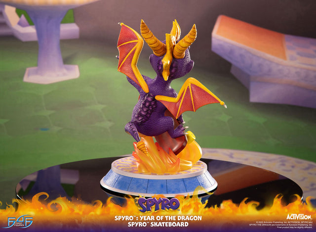Spyro™: Year of the Dragon - Spyro™ Skateboard (3629dcdb-ba19-42c6-9979-750995fb7fa0.jpg)