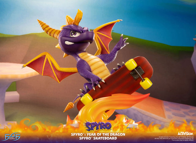 Spyro™: Year of the Dragon - Spyro™ Skateboard (38dda892-a549-4632-9d98-0b610bf7b784.jpg)