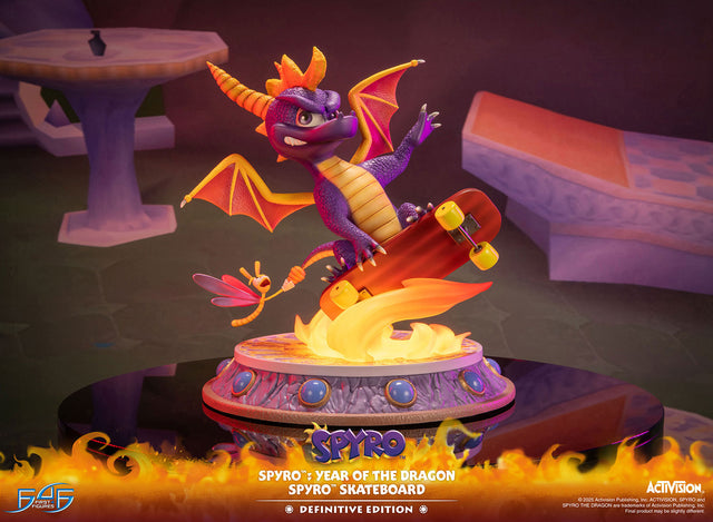 Spyro™: Year of the Dragon - Spyro™ Skateboard (Definitive Edition) (4ad81ca4-9b70-4ed8-89a9-5c2c0505f151.jpg)