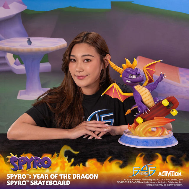 Spyro™: Year of the Dragon - Spyro™ Skateboard (52640c1e-6e6f-4da5-bd06-ca608bb26b9c.jpg)