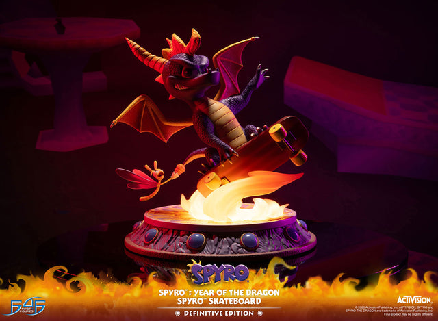 Spyro™: Year of the Dragon - Spyro™ Skateboard (Definitive Edition) (57eb177c-b7fb-4748-bfb0-05d4ae7cb5d3.jpg)