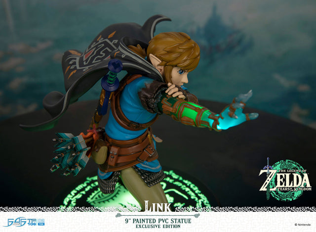 The Legend of Zelda™: Tears of the Kingdom - Link PVC (Exclusive Edition) (5e5fbba7-c279-44ac-889e-71e59e0d6d4a.jpg)