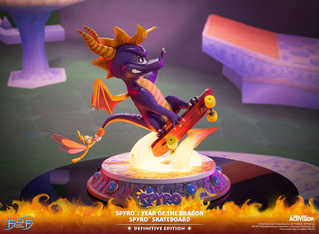 Spyro™: Year of the Dragon - Spyro™ Skateboard (Definitive Edition) (63c9af62-da24-454e-adf8-9f5b42c26e4c.jpg)