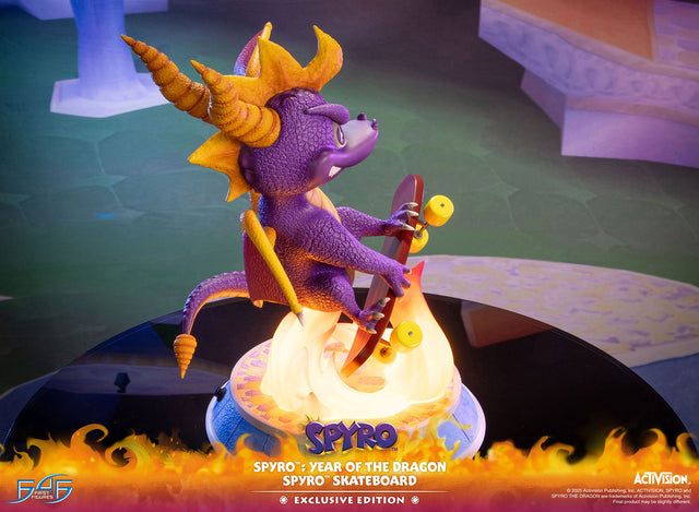 Spyro™: Year of the Dragon - Spyro™ Skateboard (Exclusive Edition) (6bdd3a9c-1241-4c9b-8d05-c046929152e2.jpg)