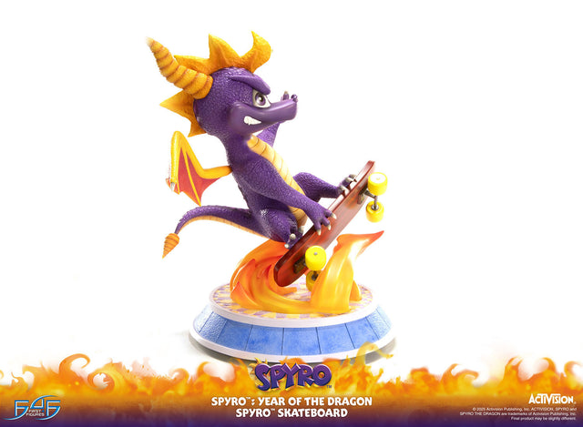Spyro™: Year of the Dragon - Spyro™ Skateboard (6e95908f-480e-4e9c-80c7-f7f114f49322.jpg)