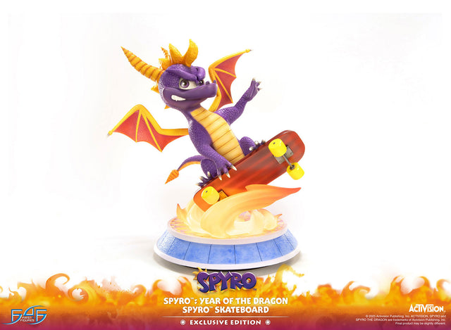 Spyro™: Year of the Dragon - Spyro™ Skateboard (Exclusive Edition) (70001c0b-6576-4564-94d3-8030e1ad1117.jpg)