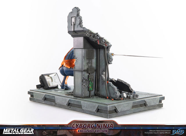 Metal Gear Solid - Cyborg Ninja (Gray Fox) (Exclusive Edition) (716a2ba7-f127-48f6-a412-5899045caaa8.jpg)