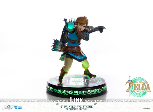 The Legend of Zelda™: Tears of the Kingdom - Link PVC (Exclusive Edition) (7b4eedda-821a-491a-aba9-bc94ad42de6a.jpg)