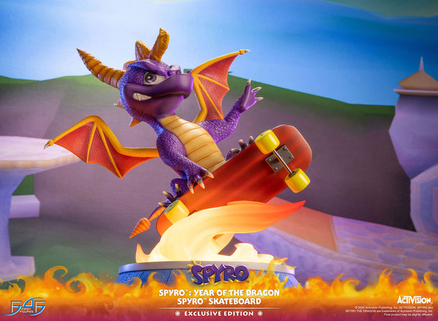 Spyro™: Year of the Dragon - Spyro™ Skateboard (Exclusive Edition) (7e1c19f6-9c8c-44e5-9c42-0957fb69068c.jpg)