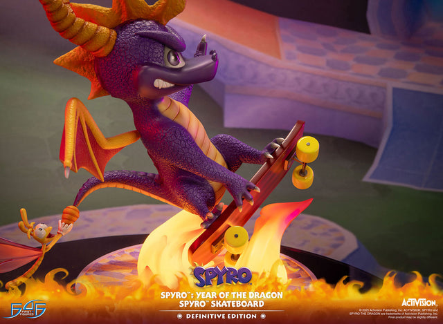 Spyro™: Year of the Dragon - Spyro™ Skateboard (Definitive Edition) (92b3610c-7da0-41a2-a9d8-0862bd5c9190.jpg)