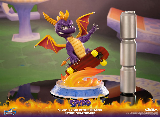 Spyro™: Year of the Dragon - Spyro™ Skateboard (9315e102-fba4-4792-961c-54d53112b00f.jpg)