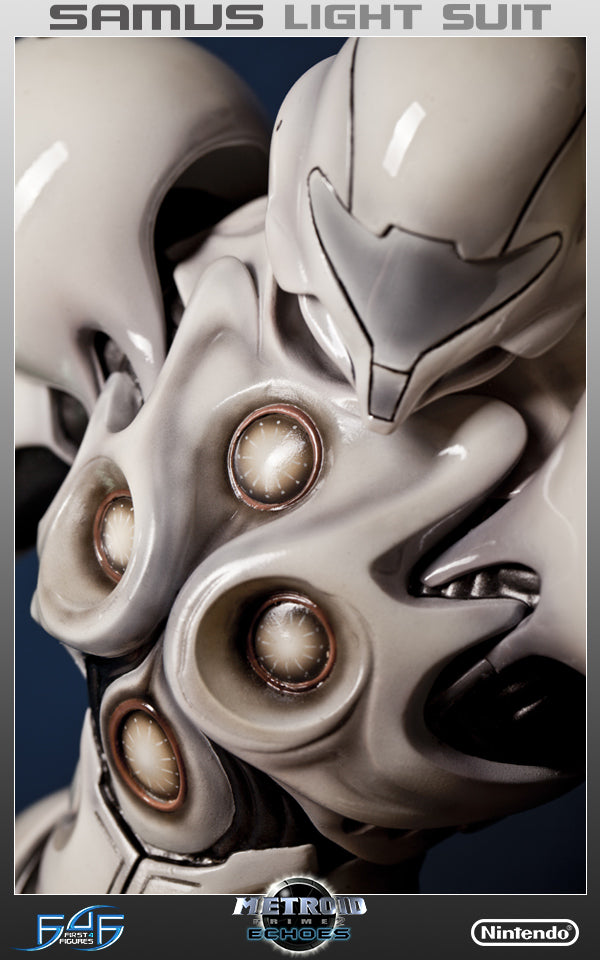 Samus Light Suit Exclusive (MPLSX035.jpg)
