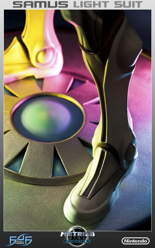 Samus Light Suit Exclusive (MPLSX040.jpg)