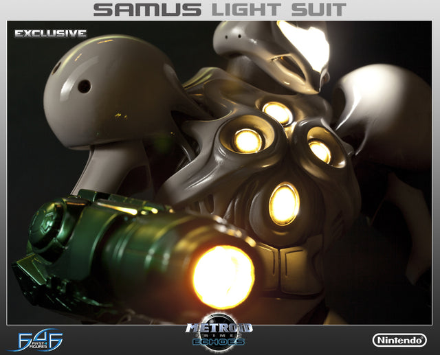 Samus Light Suit Exclusive (MPLSX048.jpg)