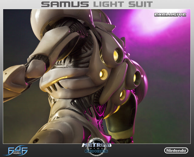 Samus Light Suit Exclusive (MPLSX054.jpg)