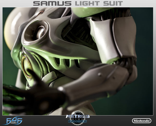 Samus Light Suit Exclusive (MPLSX057.jpg)
