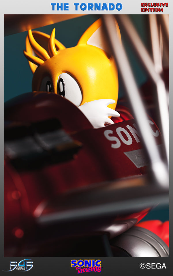 Sonic "The Tornado" Diorama Exclusive (SNTORX010.jpg)