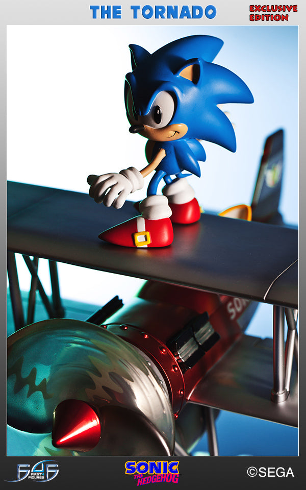 Sonic "The Tornado" Diorama Exclusive (SNTORX013.jpg)