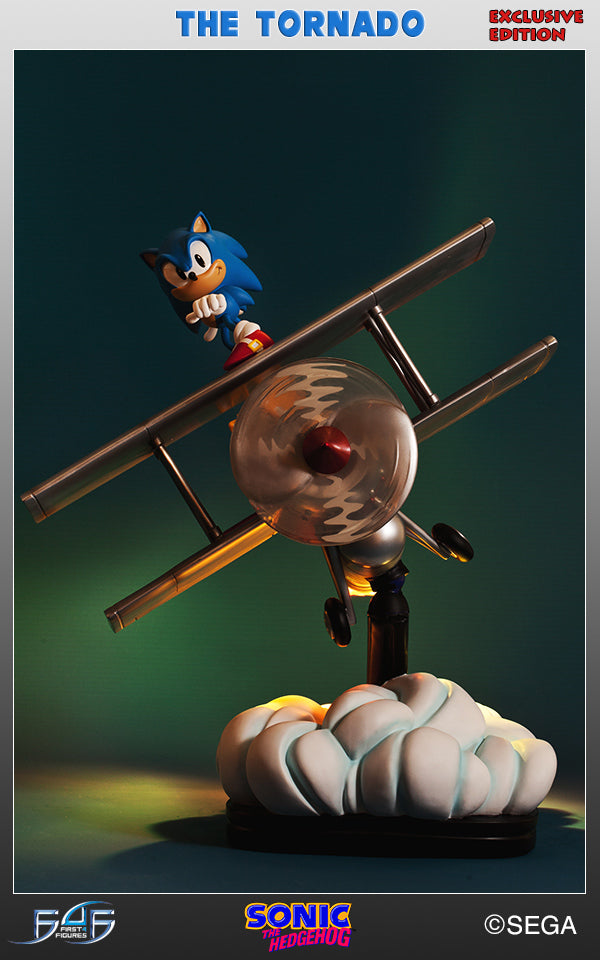 Sonic "The Tornado" Diorama Exclusive (SNTORX015.jpg)