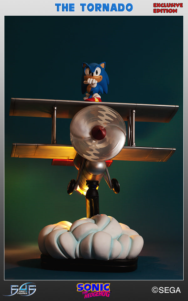 Sonic "The Tornado" Diorama Exclusive (SNTORX016.jpg)
