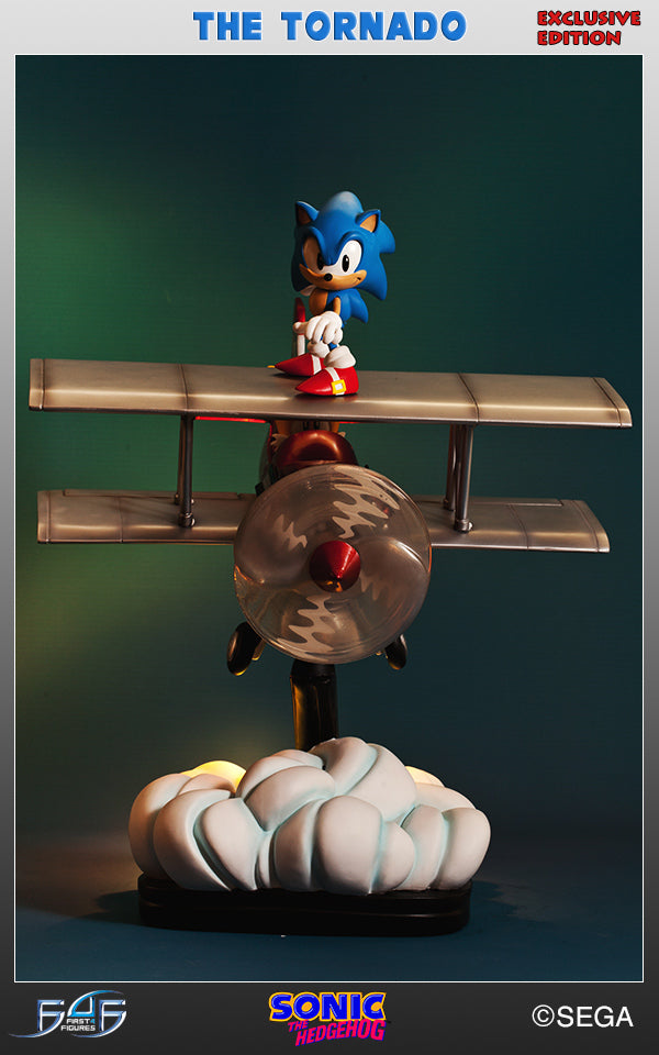 Sonic "The Tornado" Diorama Exclusive (SNTORX017.jpg)
