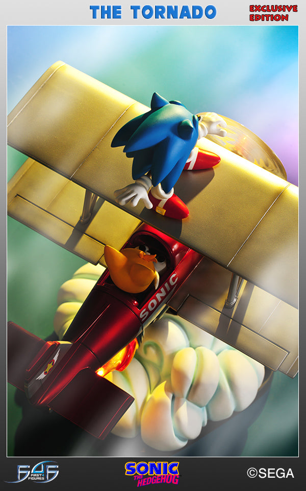 Sonic "The Tornado" Diorama Exclusive (SNTORX020.jpg)