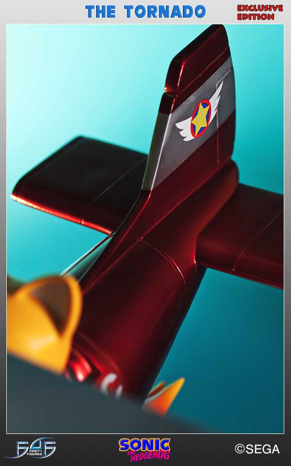Sonic "The Tornado" Diorama Exclusive (SNTORX024.jpg)