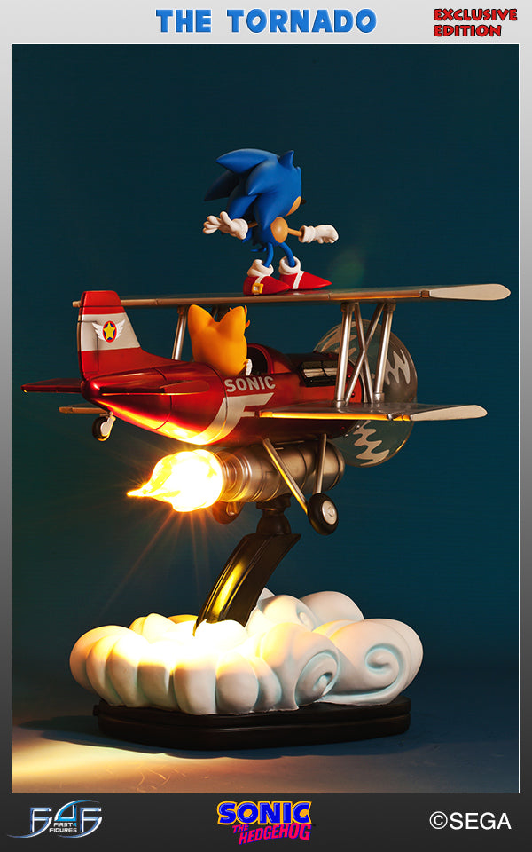 Sonic "The Tornado" Diorama Exclusive (SNTORX029.jpg)