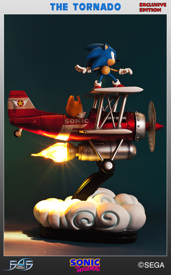 Sonic "The Tornado" Diorama Exclusive (SNTORX030.jpg)