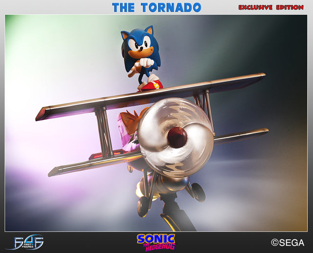 Sonic "The Tornado" Diorama Exclusive (SNTORX034.jpg)