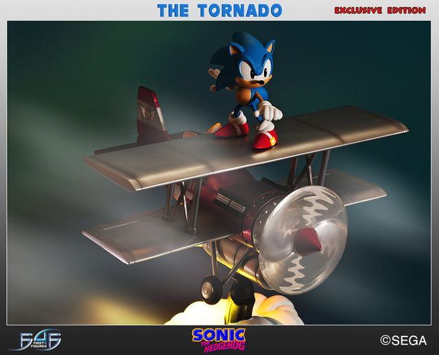 Sonic "The Tornado" Diorama Exclusive (SNTORX039.jpg)