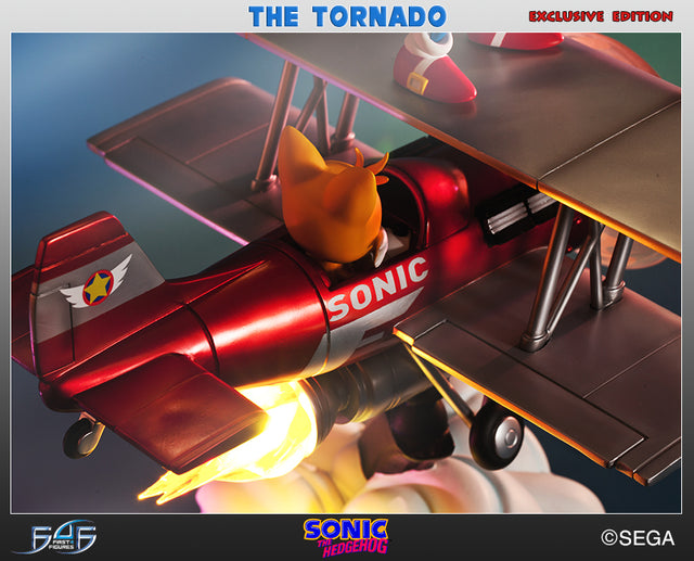 Sonic "The Tornado" Diorama Exclusive (SNTORX043.jpg)