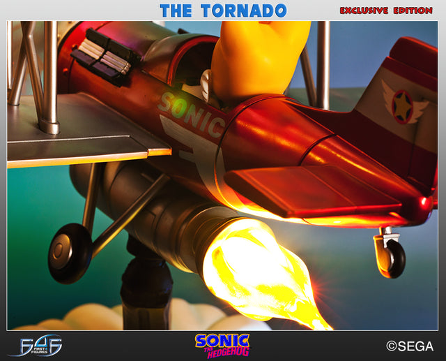 Sonic "The Tornado" Diorama Exclusive (SNTORX045.jpg)