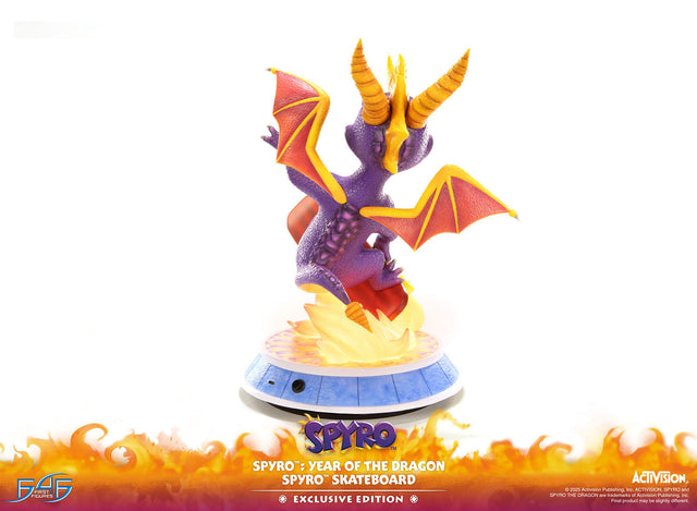 Spyro™: Year of the Dragon - Spyro™ Skateboard (Exclusive Edition) (a1308f6e-3b0d-4d81-8162-169b345bf898.jpg)