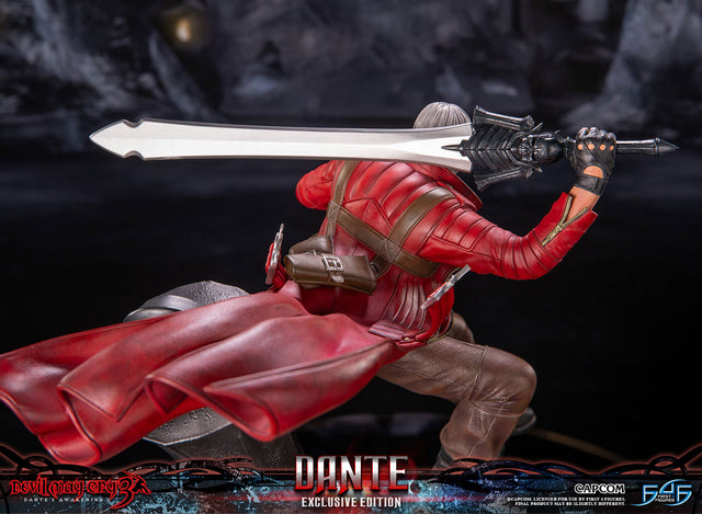 Devil May Cry 3 - Dante (Exclusive Edition) (aa7362b3-b089-4c6c-8dac-1bc9f4ecd24f.jpg)