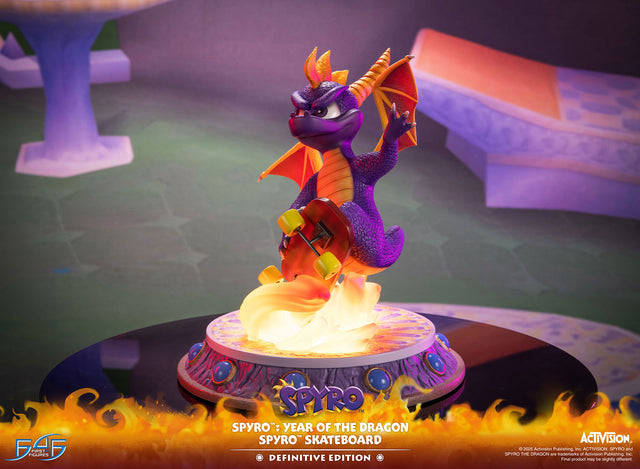 Spyro™: Year of the Dragon - Spyro™ Skateboard (Definitive Edition) (ac05e2e6-e968-4fc0-8b7f-e1d77a37c6de.jpg)
