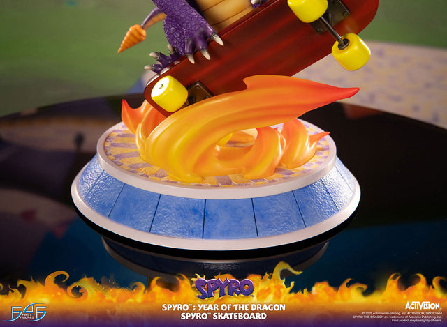 Spyro™: Year of the Dragon - Spyro™ Skateboard (ae53683d-3039-4b34-850b-08682b6c664f.jpg)