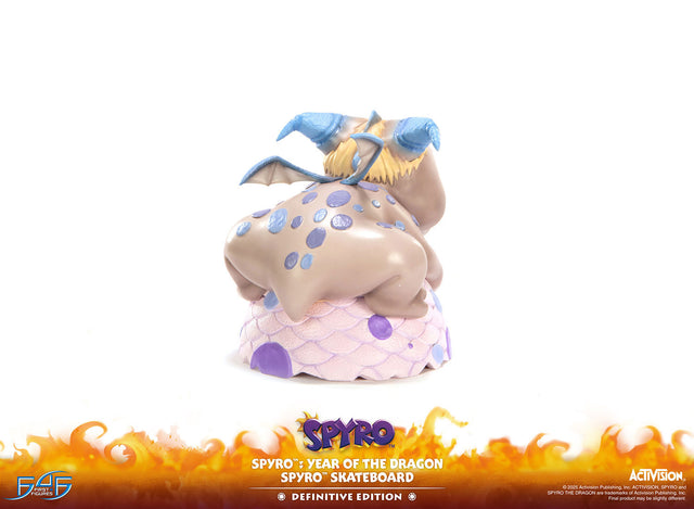 Spyro™: Year of the Dragon - Spyro™ Skateboard (Definitive Edition) (b39c5bad-1e09-4d14-ba51-b9056792ff30.jpg)