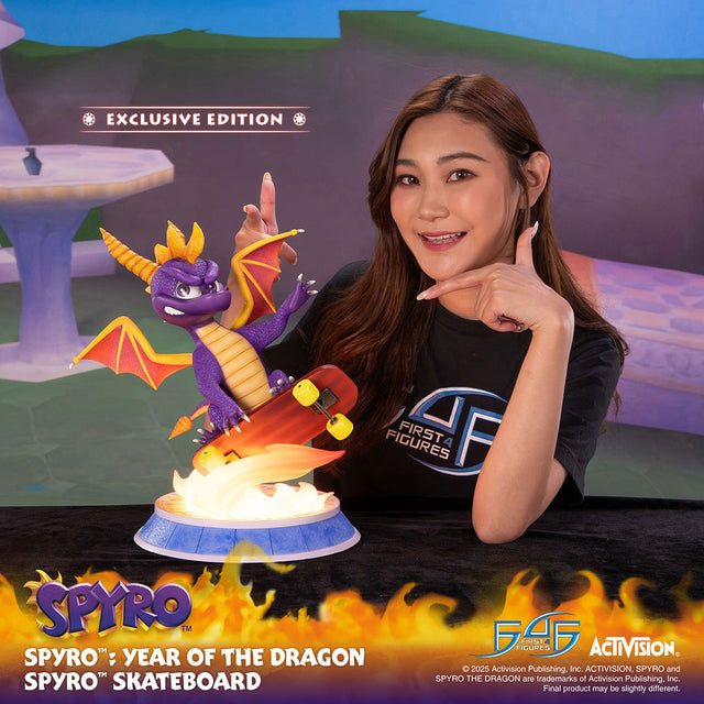 Spyro™: Year of the Dragon - Spyro™ Skateboard (Exclusive Edition) (b9823fb1-e2ef-4e4c-ad69-7556a72ab663.jpg)