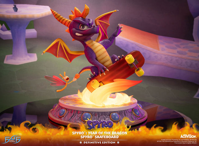 Spyro™: Year of the Dragon - Spyro™ Skateboard (Definitive Edition) (be62a021-b8cd-44b5-8e4f-e97c5ea232d5.jpg)